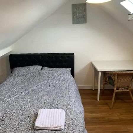 Modern 5 Bedroom Family House - 18 Mins To Station Londres Exterior foto