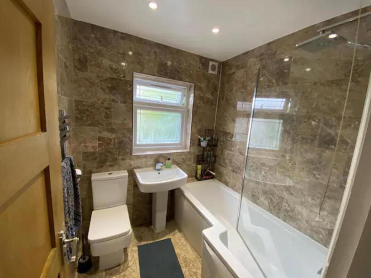 Modern 5 Bedroom Family House - 18 Mins To Station Londres Exterior foto